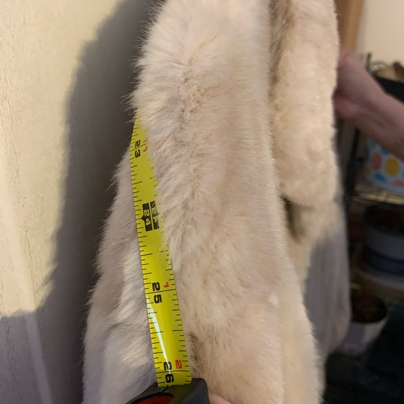 COPY - Stunning Vintage ILGWV Fur Coat/Jacket - Picture 14 of 14